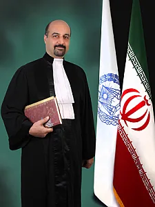 وحید رضایی وکیل پایه یک دادگستری اراک
