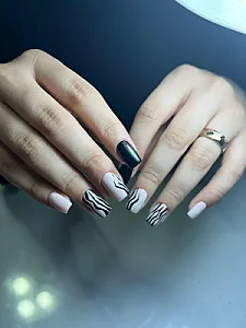 مرکز ناخن و مژه آبان