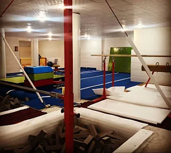 مجموعه ورزشی مادر