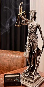 وکیل پایه یک دادگستری قهرمانز