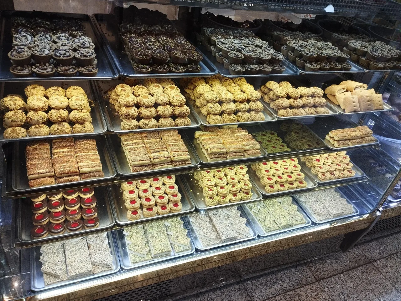 نان و شیرینی اصل تبریز - تصویر 3