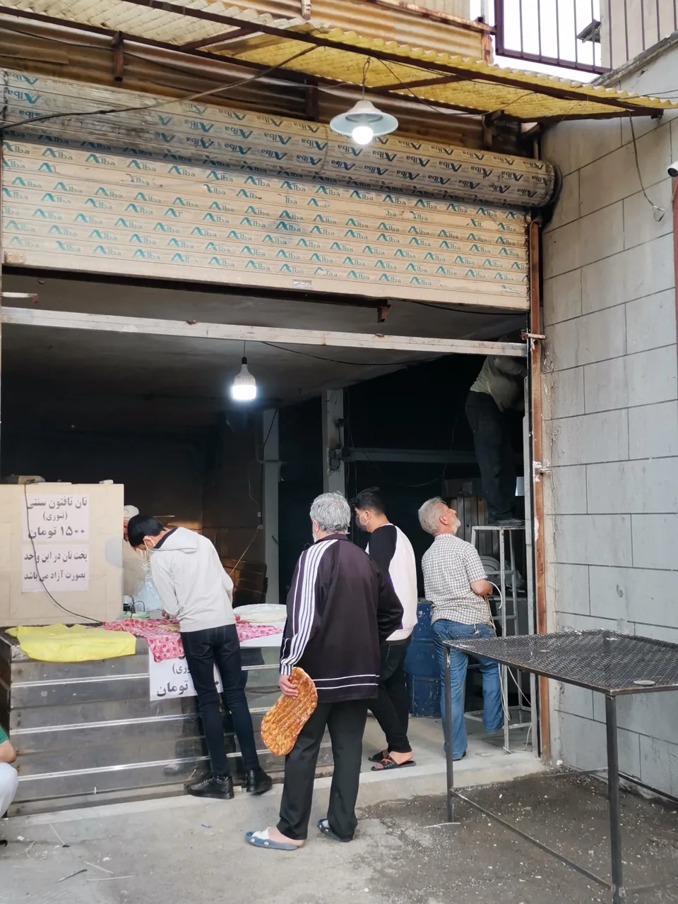 نانوایی تافتون سنتی تنوری سبوس‌دار - تصویر 2