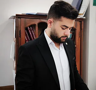 وکیل دادگستری