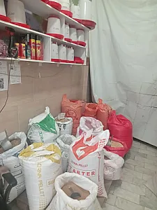 فروشگاه خوراک دام و طیور حاجیان