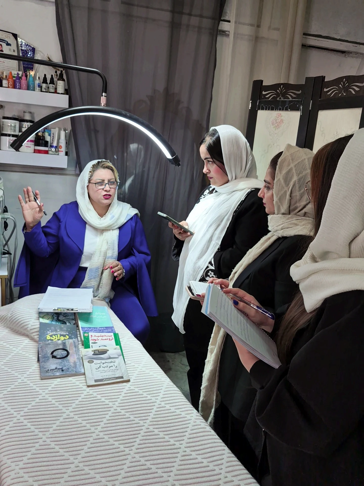 آموزش و خدمات درلاین پاکسازی پوست عباسی
