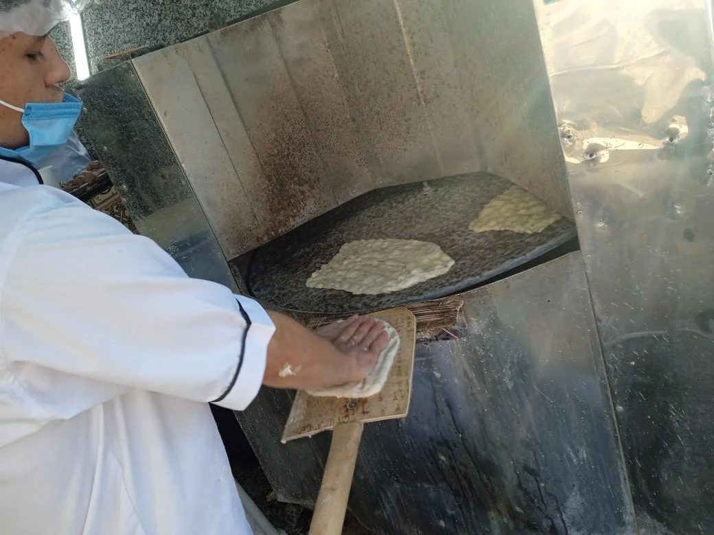 طباخی شبانه روزی سفید برفی با نان داغ - تصویر 4