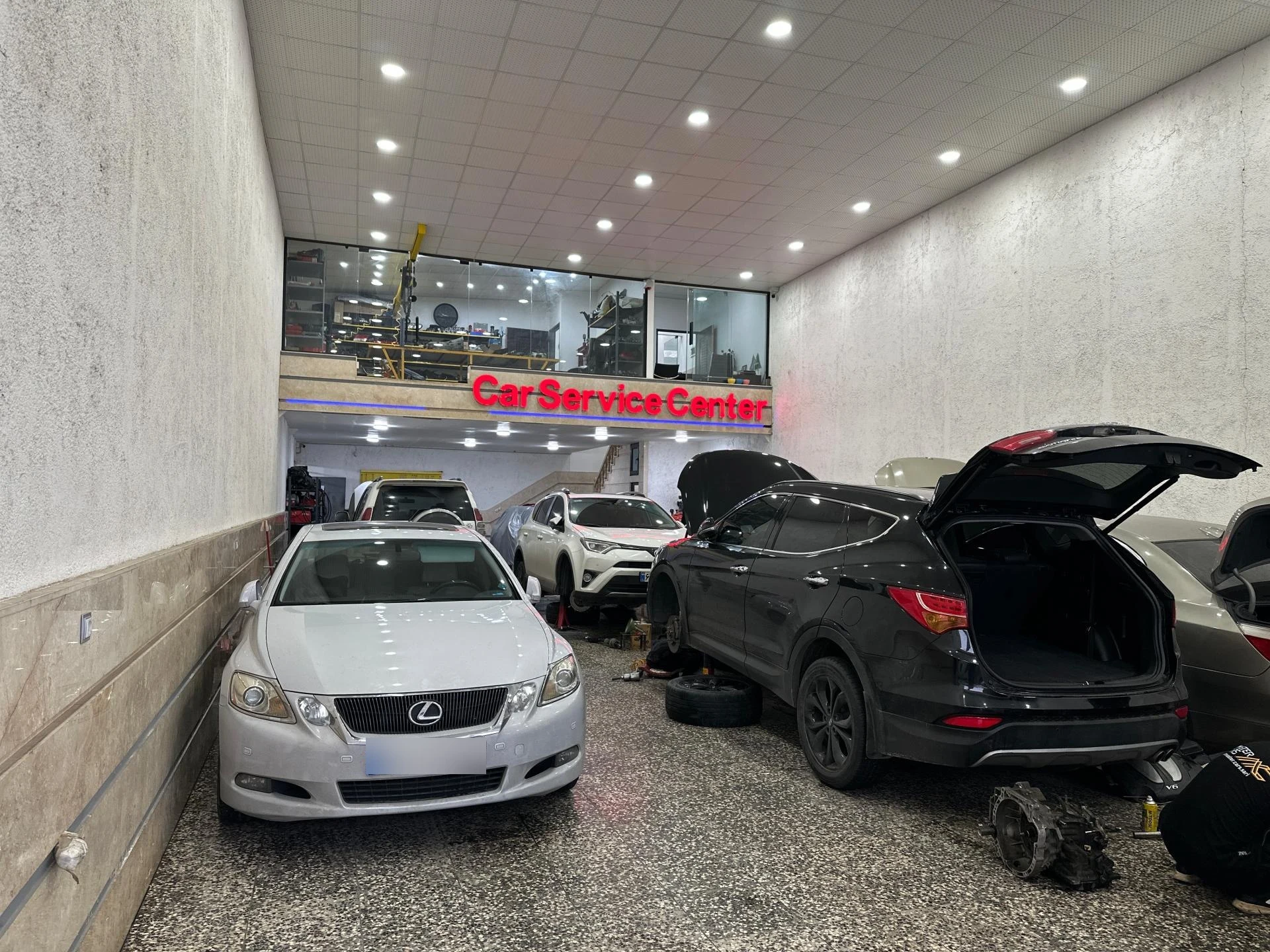گاراژ خودرو سبک حاج سهراب رستمیان