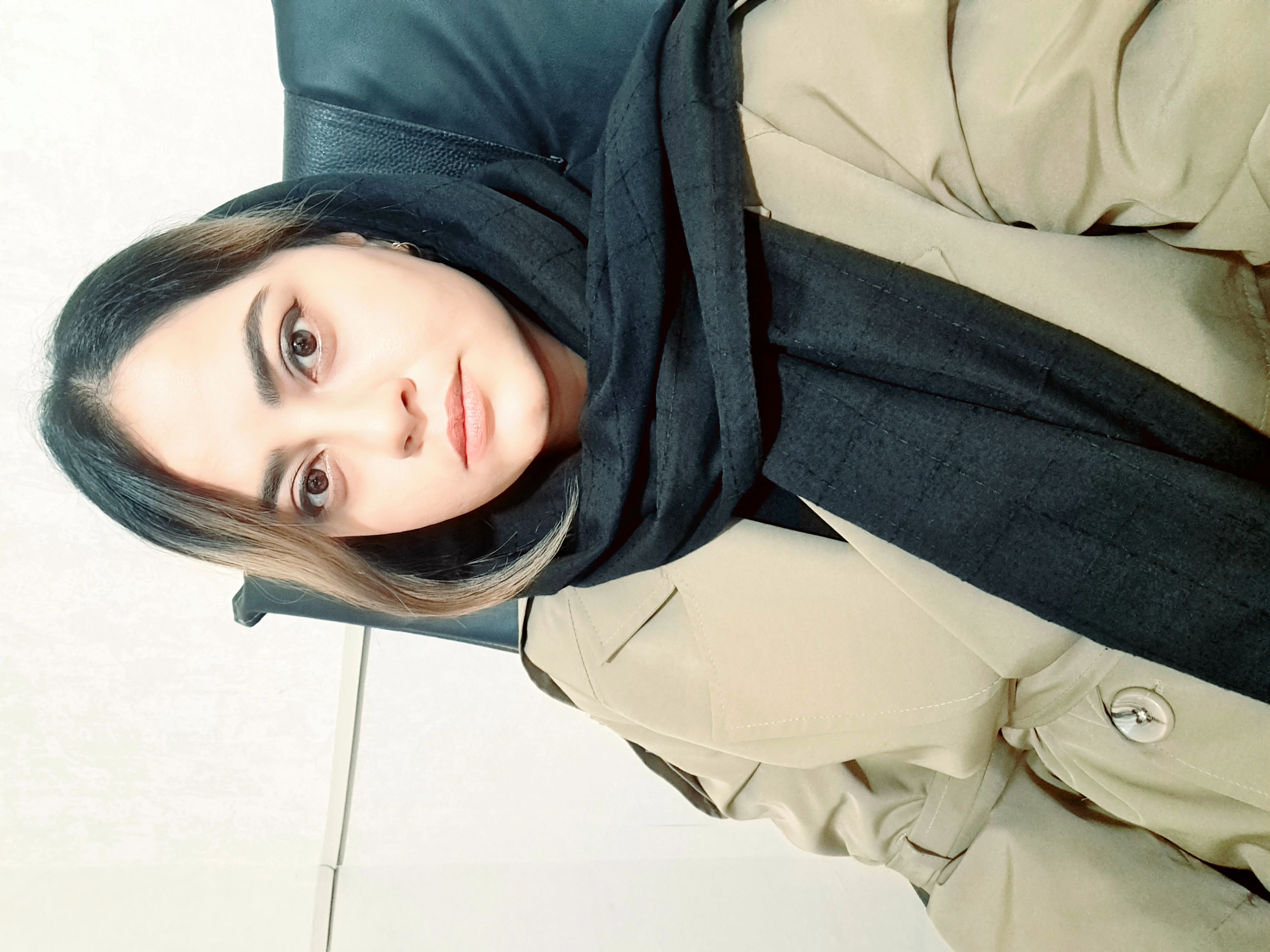وکیل روشنا خانلری - تصویر 2