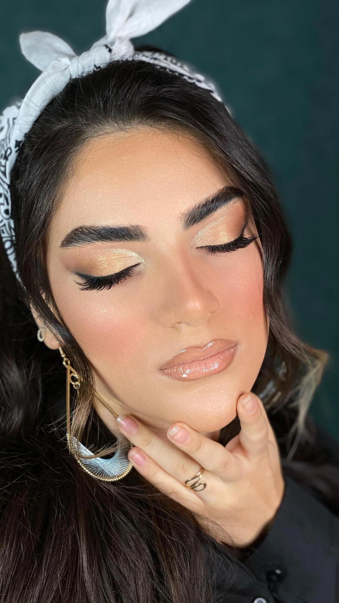 سالن زیبایی و عروس تلی