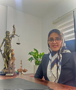 نرگس سالاری وکیل پایه یک دادگستری