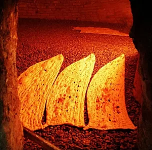 نانوایی سنگک سنتی زعفرانیه
