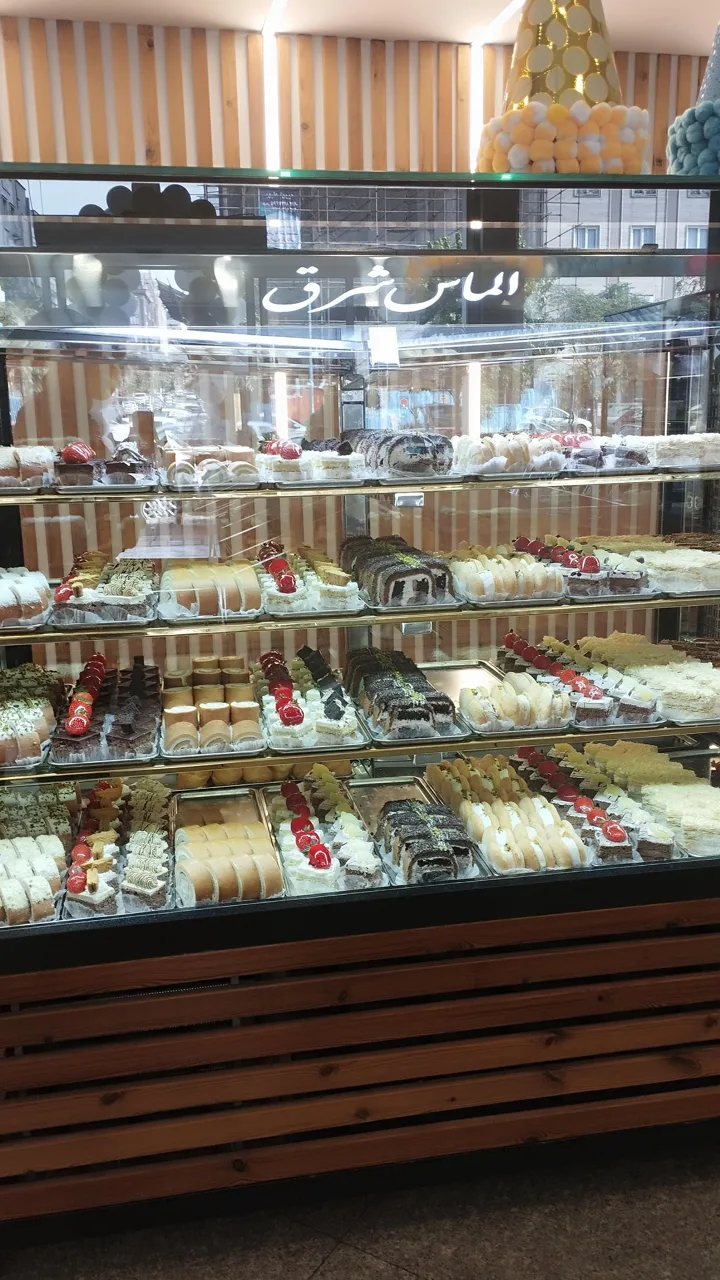 نان و شیرینی الماس شرق - تصویر 2