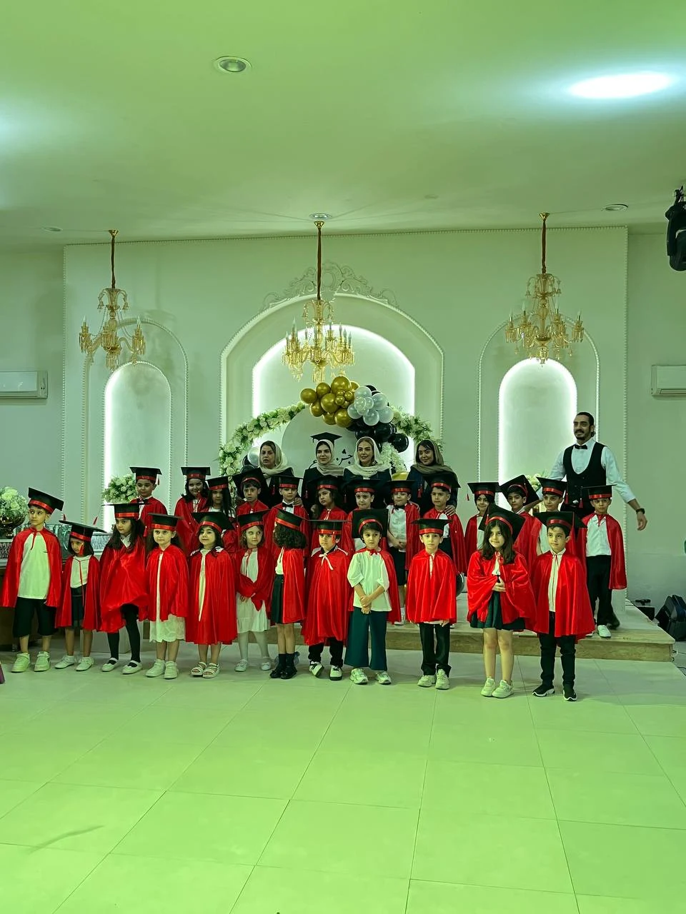 مهدکودک و پیش دبستان آوید