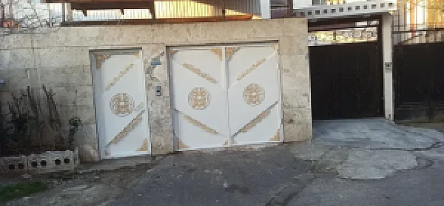 گچ کاری و نقاشی ساختمان مزین