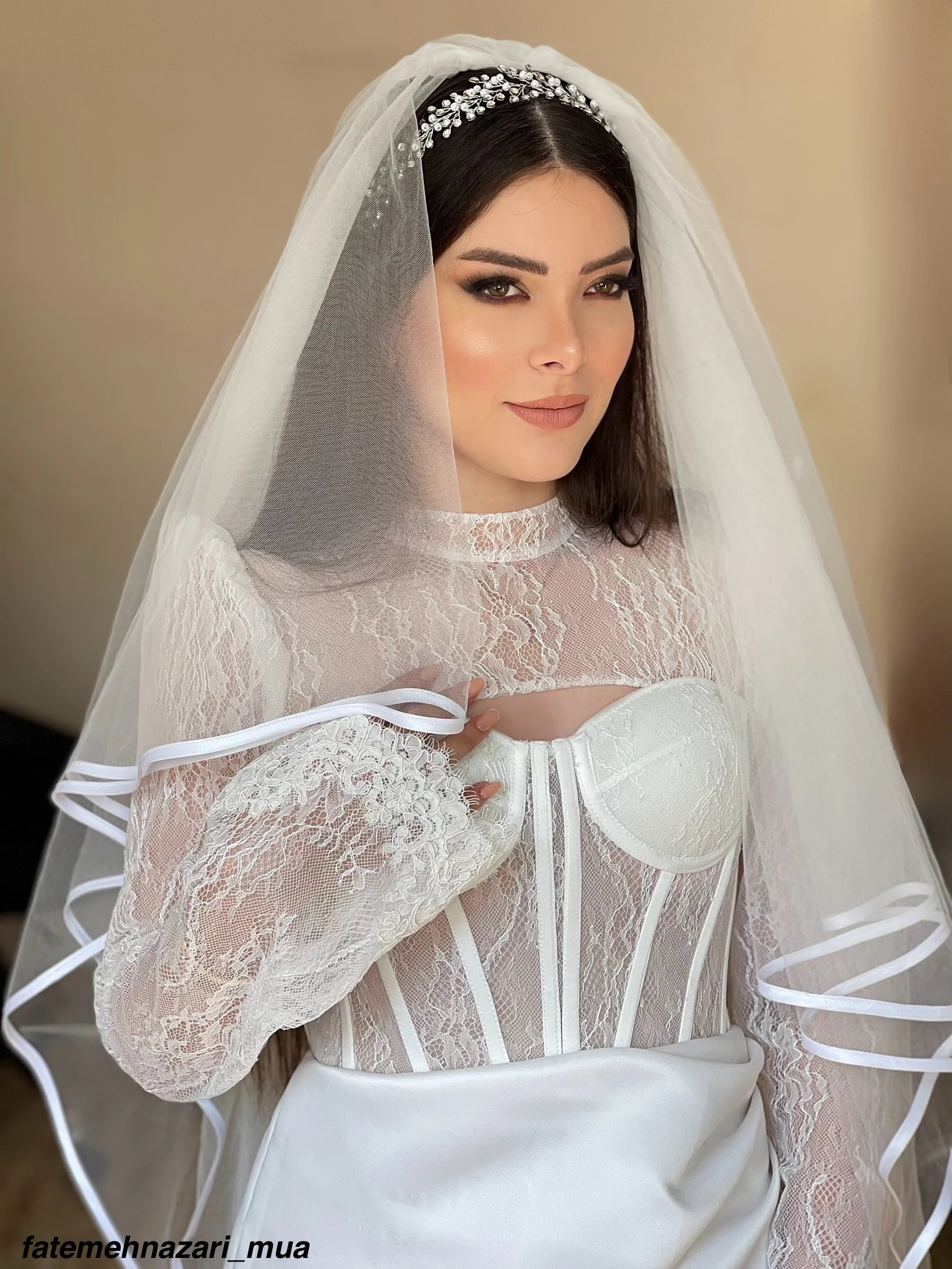 خدمات وآموزش میکاپ شینیون فاطمه نظری رشت