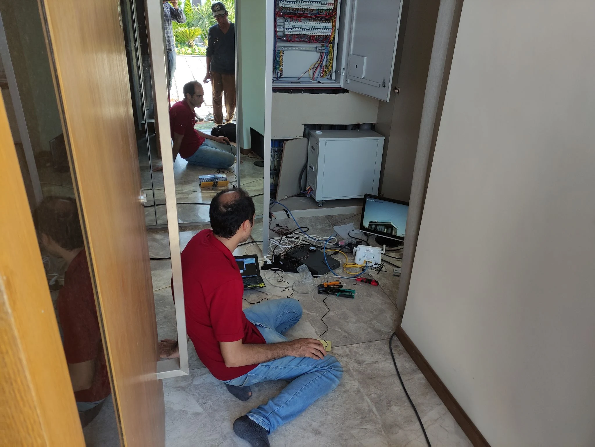 مجری تاسیسات برق و مکانیک ساختمان - تصویر 2