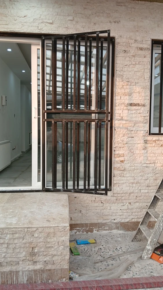 خدمات ساخت و نصب شیشه ساختمانی شمسی