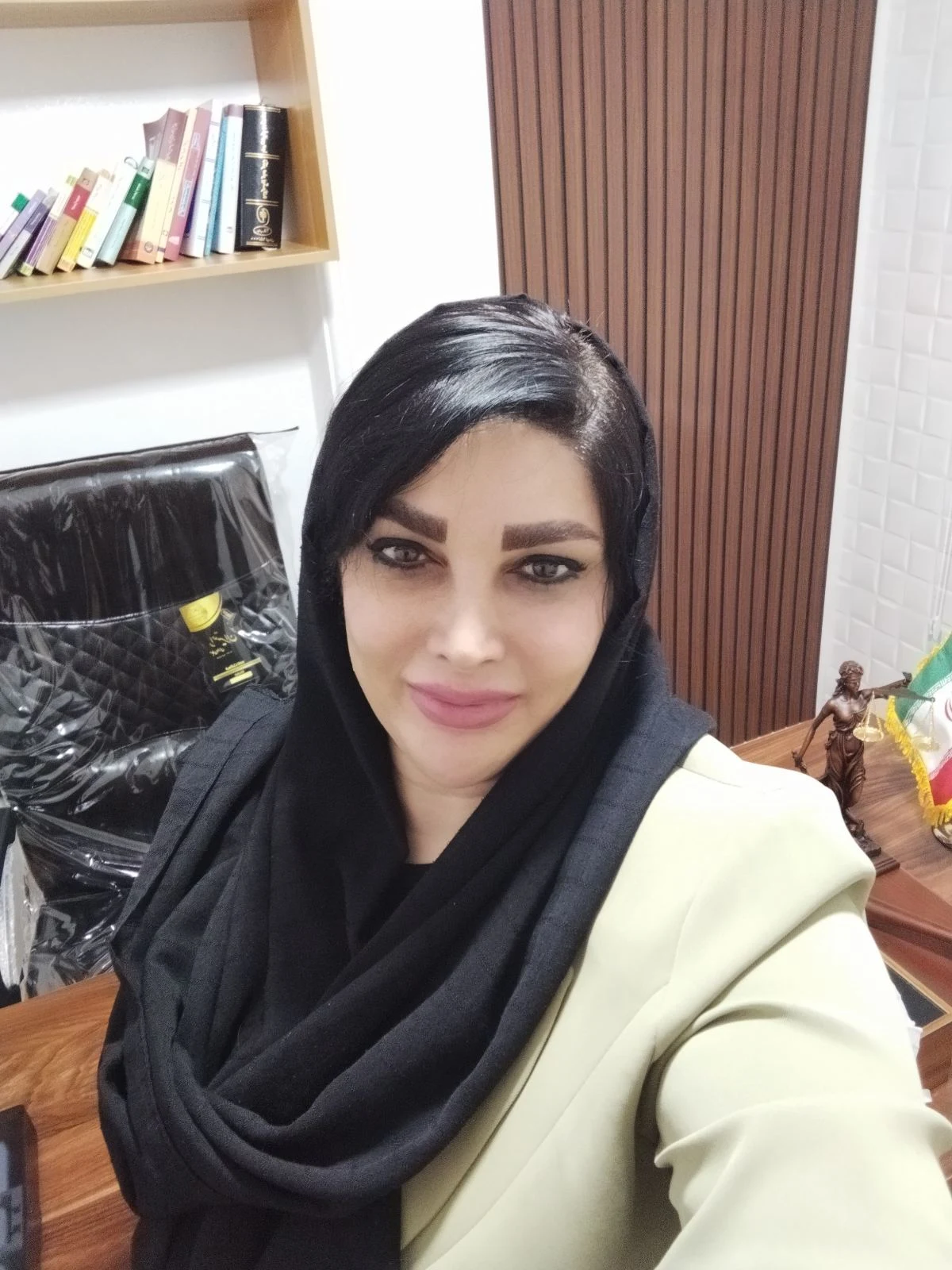 وکیل رسمی دادگستری زهرا محافظت کار ابدی - تصویر 2