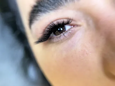 خدمات اکستنشن مژه سپیده