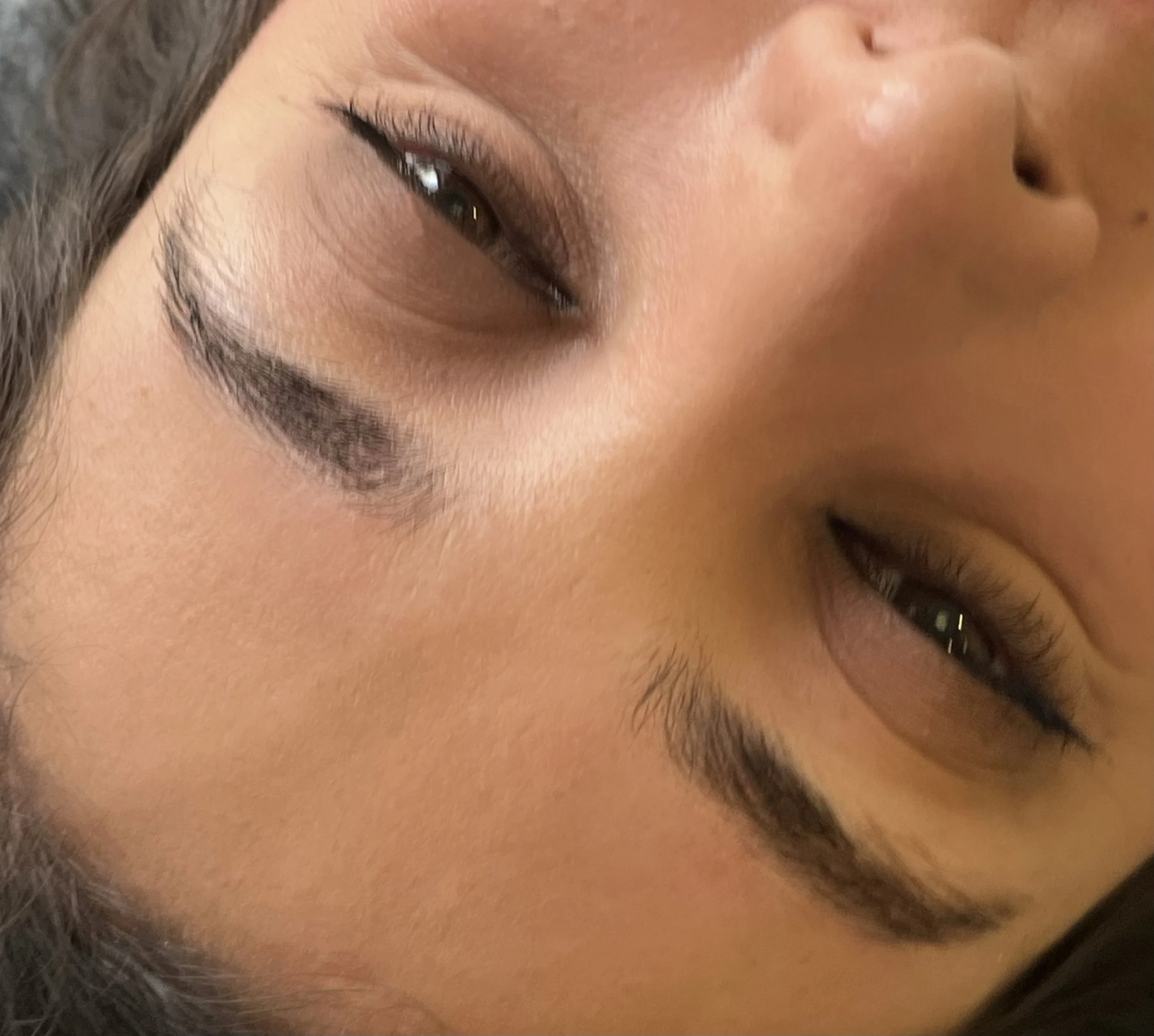 اکستنشن و لیفت مژه مَری استایلشر