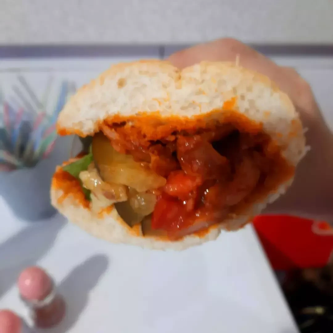 اغذیه و ساندویجی تره چی وا - تصویر 2