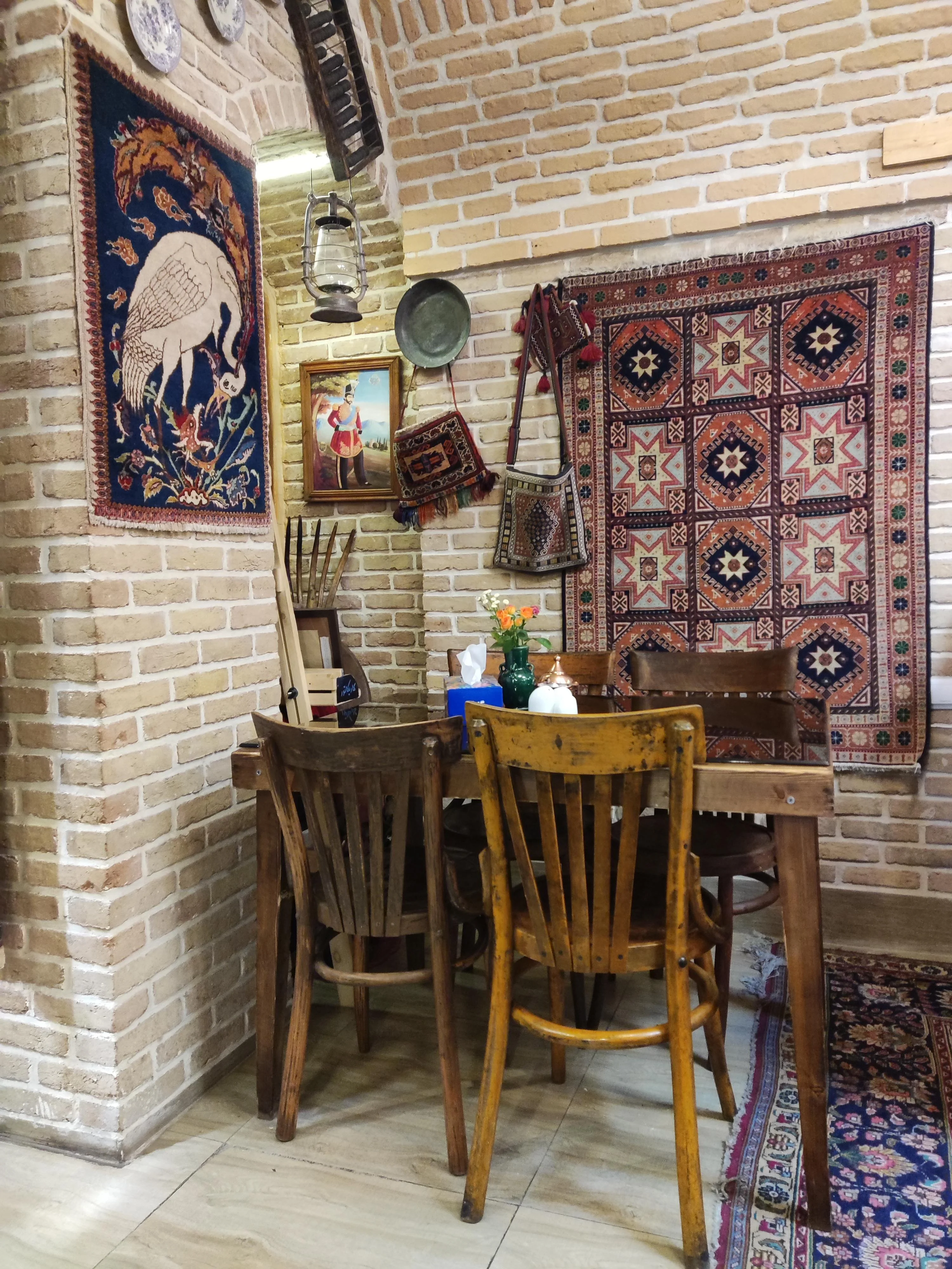 رستوران حسینی شعبه بازار