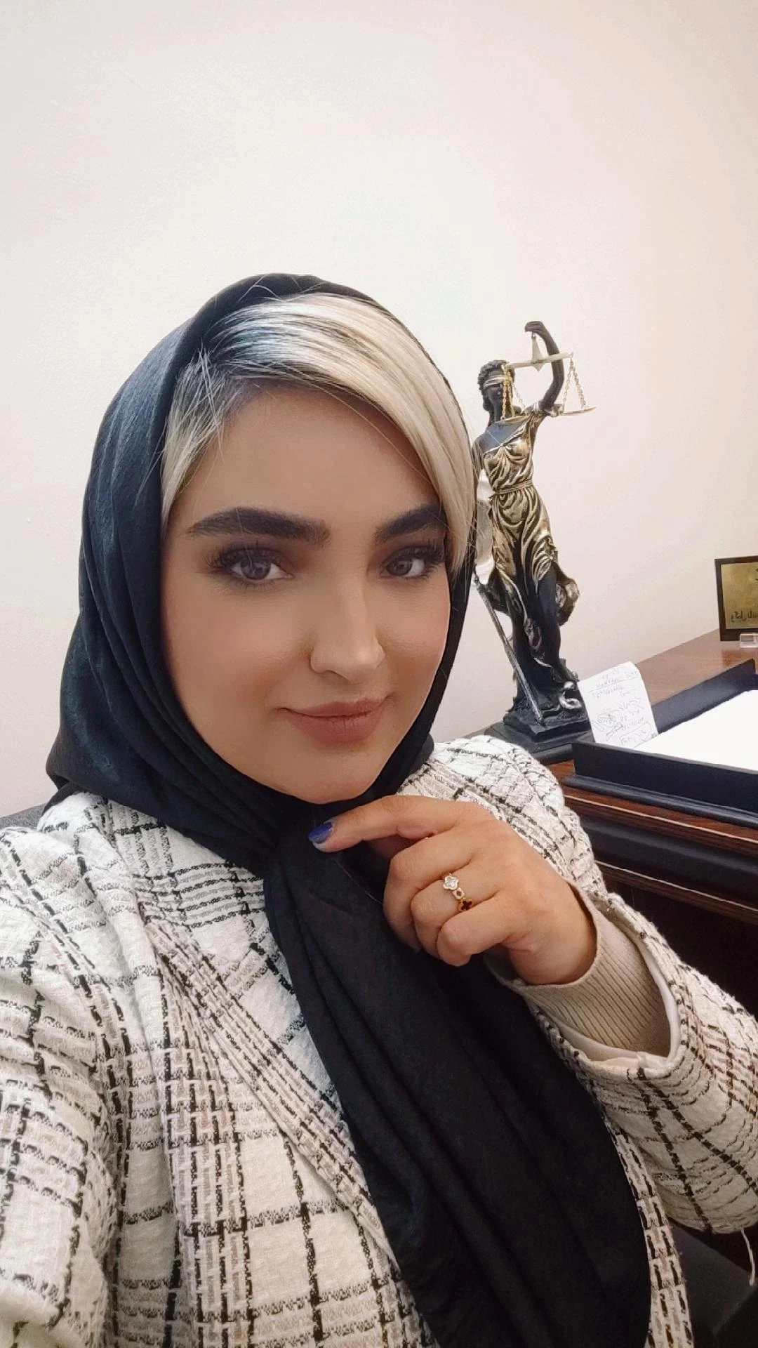 وکیل پایه یک دادگستری مریم قربانی - مشاور حقوقی در شیراز - تصویر 3
