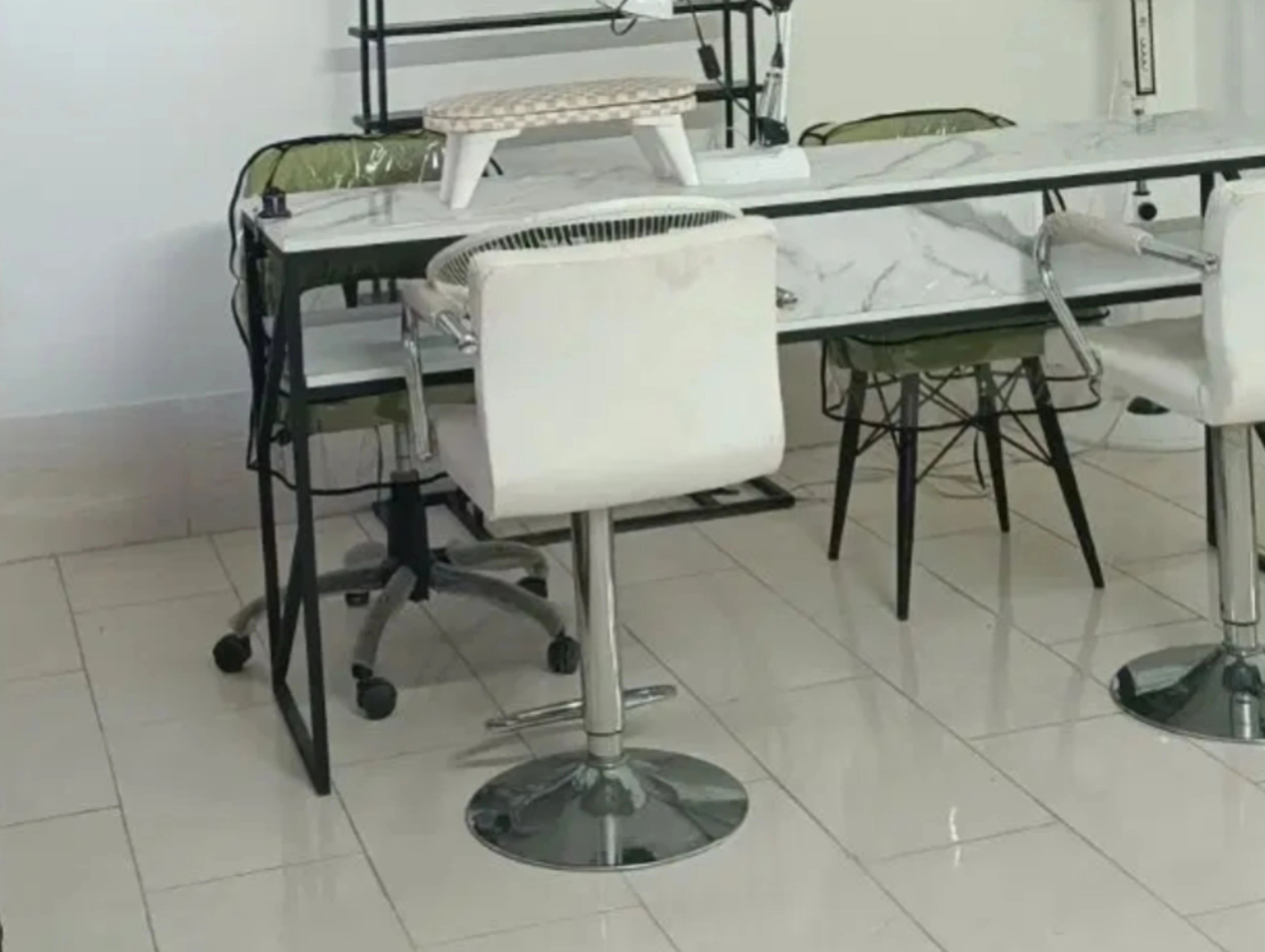 کاشت و ترمیم ناخن شیراز