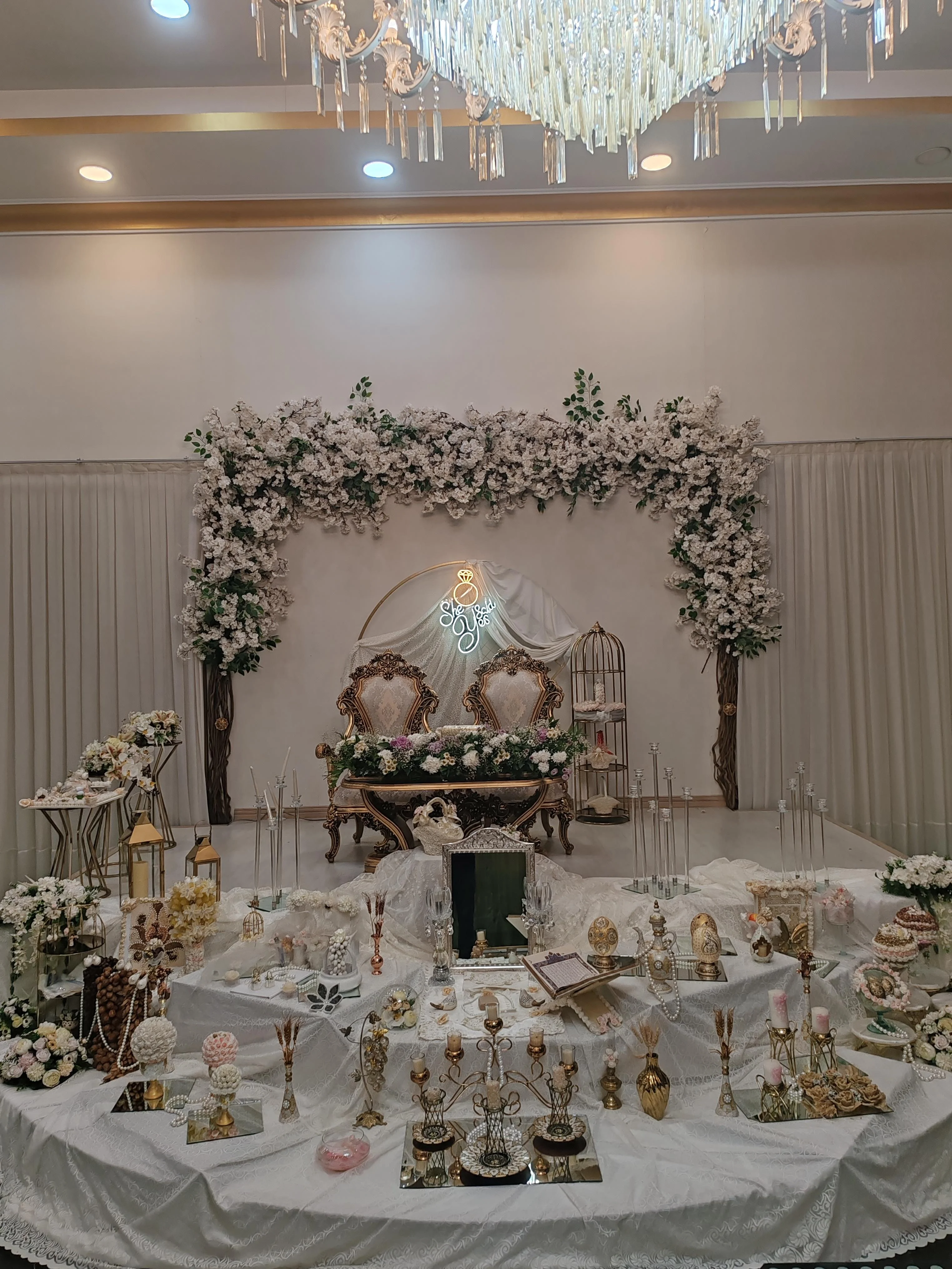 تالار پذیرایی رز سفید