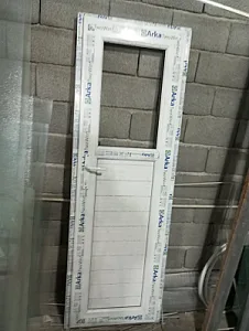 خدمات درب و پنجره نووین صنعت