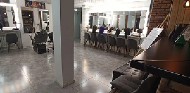 آموزشگاه آرایشگری آتی
