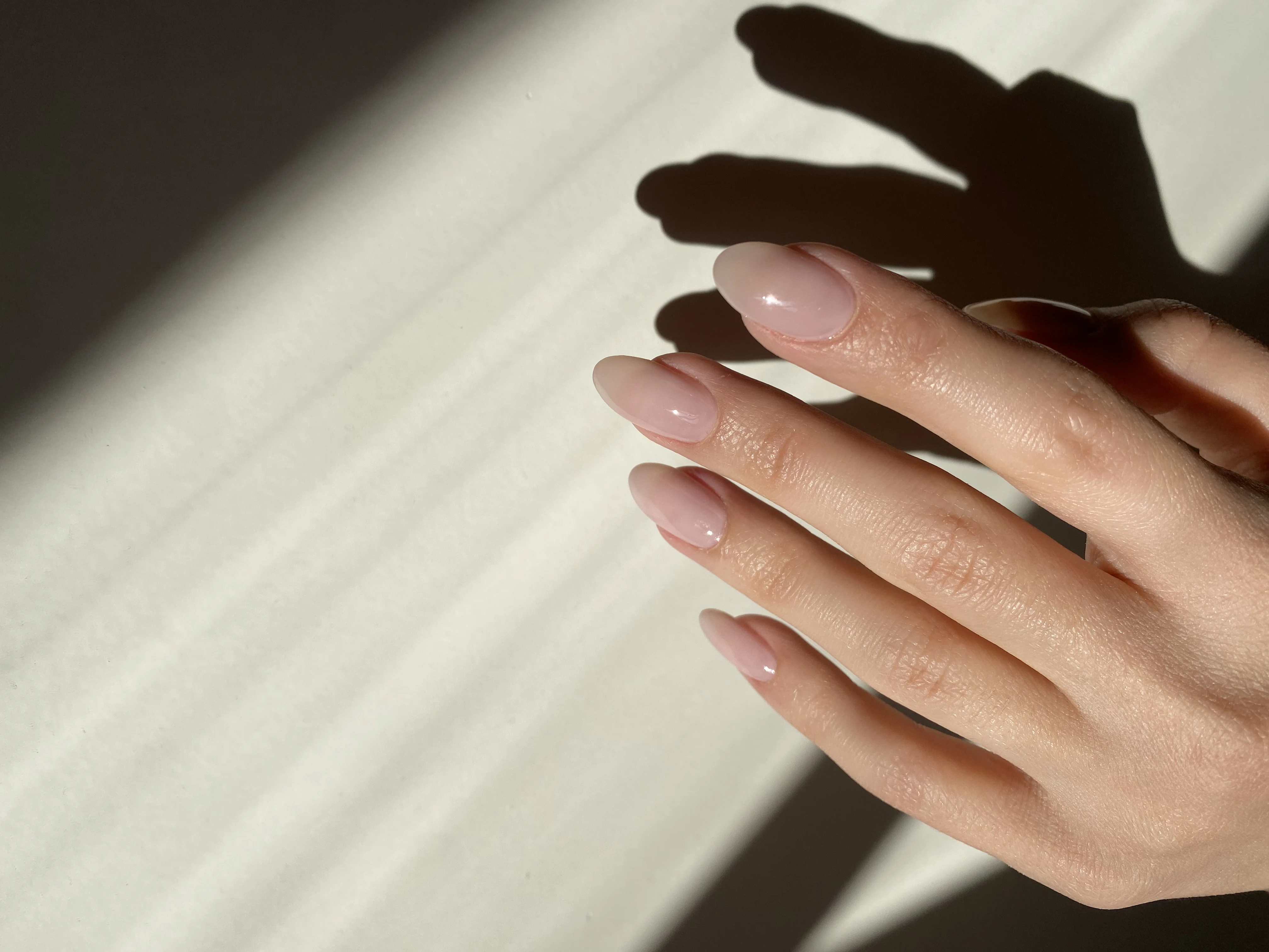 خدمات ناخن نگین حسینی - کاشت ناخن در کرج