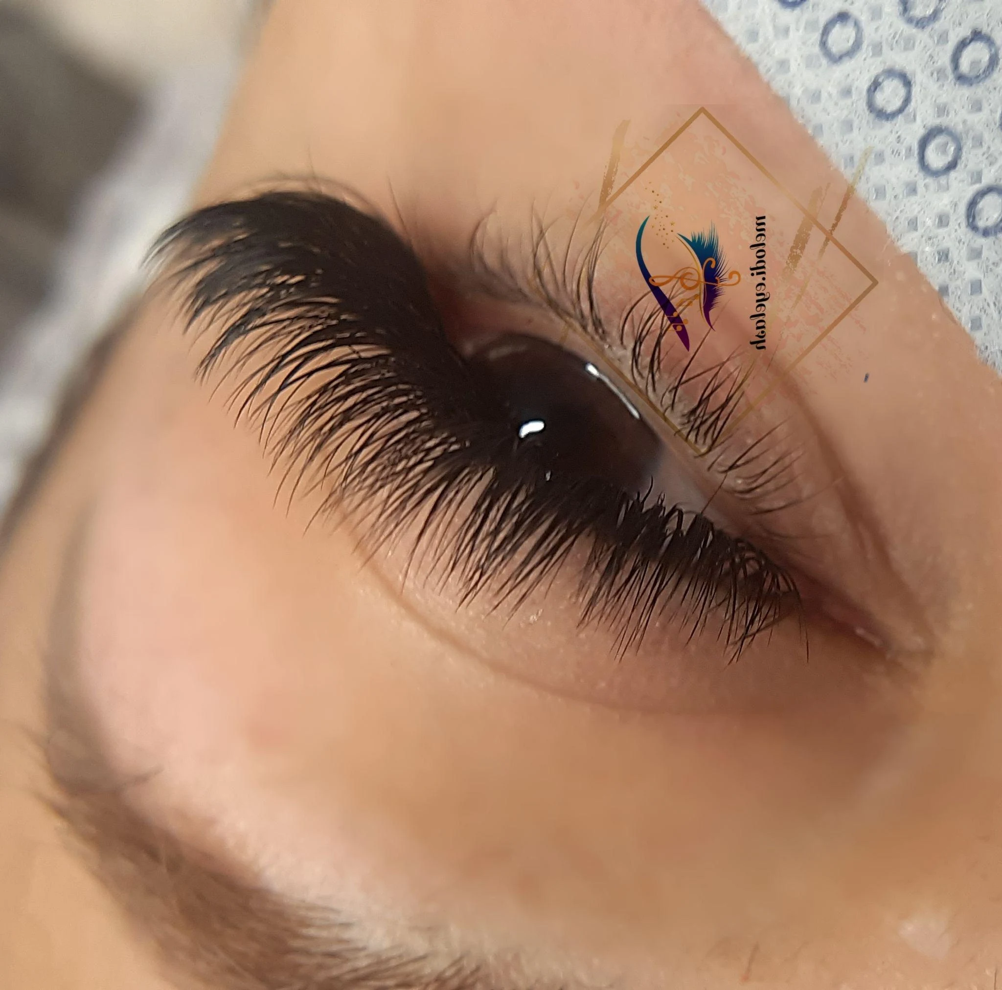 اکستنشن مژه و اکستنشن ابرو ،لیفت و لمینت مژه و ابرو - آرایشگاه زنانه در کرج