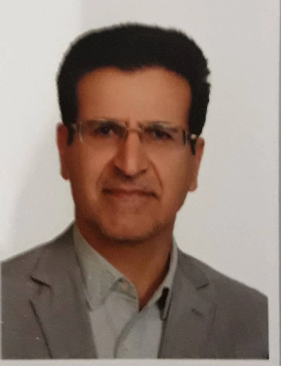 وکیل منوچهر مونس خواه - دفتر وکالت در تبریز