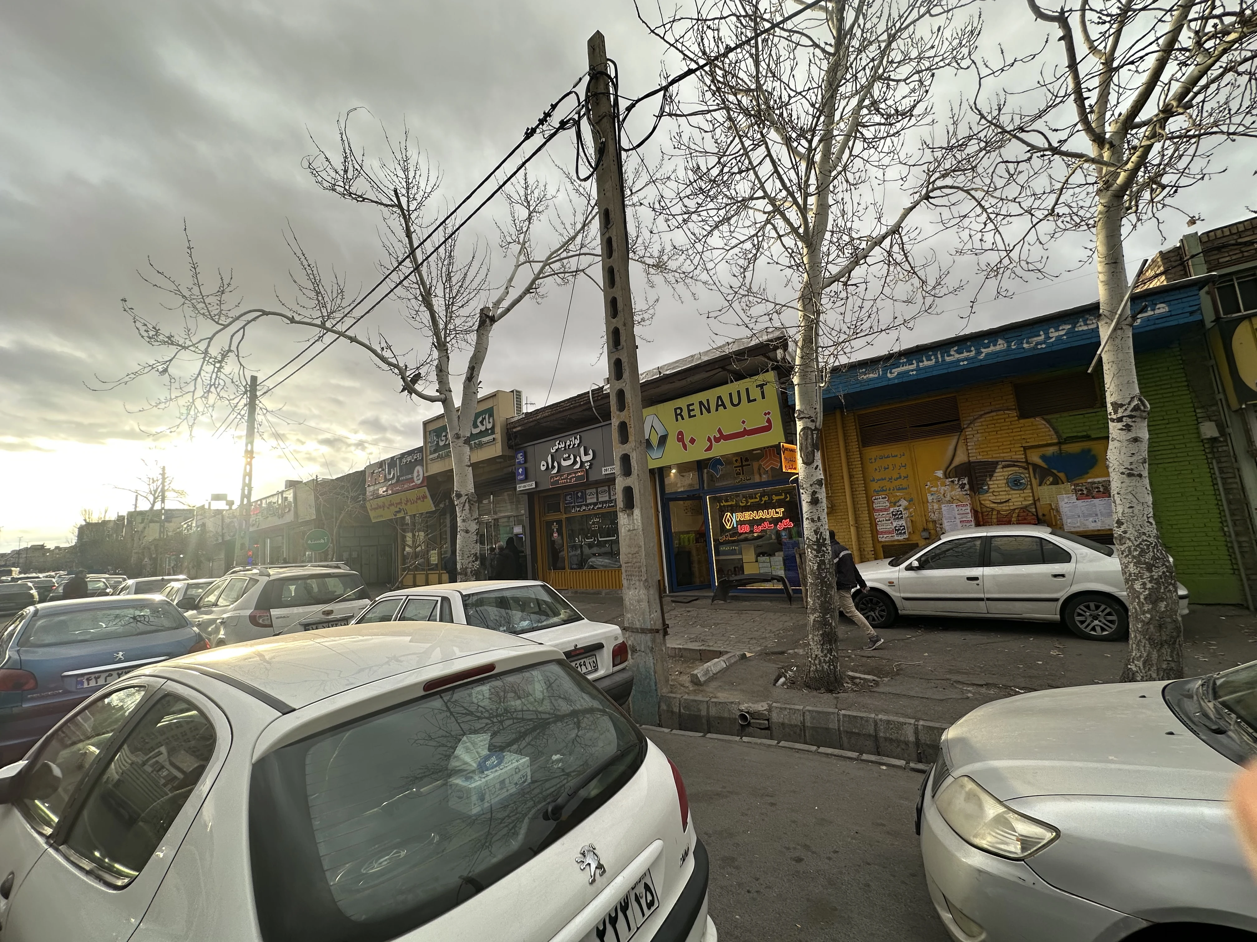 فروشگاه رنو مرکزی تندر صادقی - لوازم یدکی خودرو در تبریز - تصویر 2