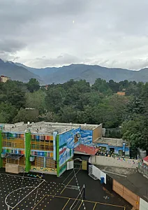 دبستان پسرانه طلایه داران چهار