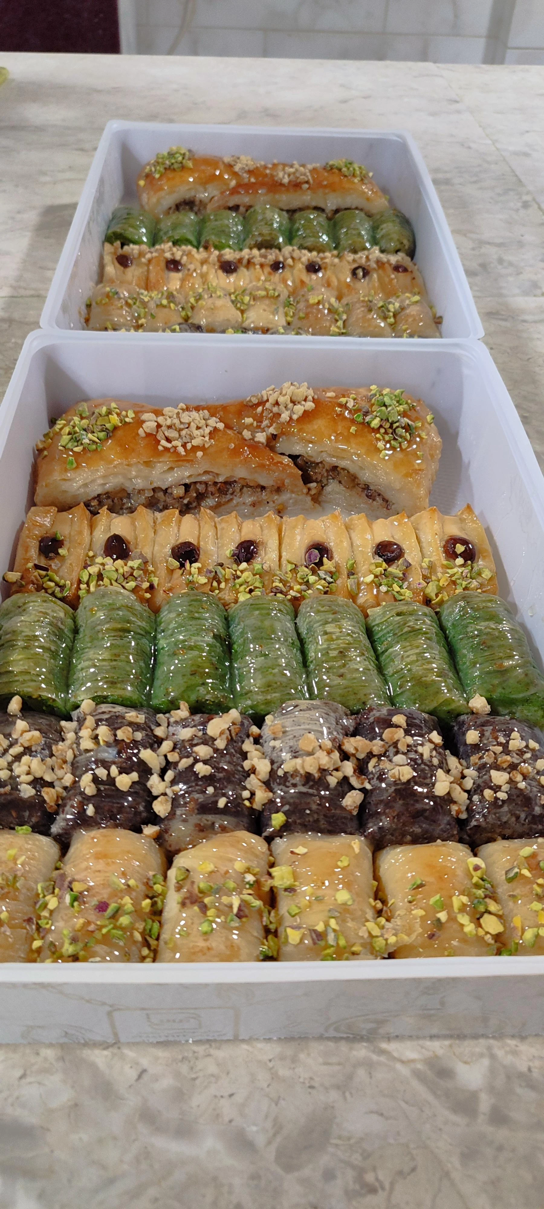 قنادی گلپر