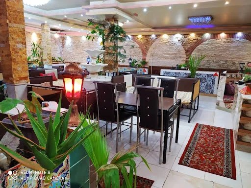 سفره خانه سنتی سایه