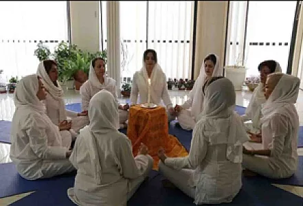 باشگاه یوگا طلوع آرمش