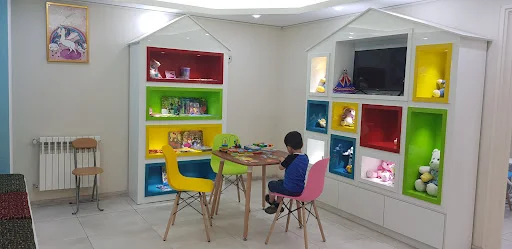 دکتر الهام طلعت آهاری