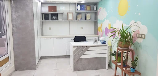 دکتر الهام طلعت آهاری