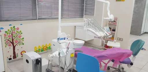 دکتر الهام طلعت آهاری