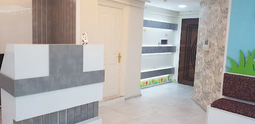 دکتر الهام طلعت آهاری