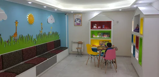 دکتر الهام طلعت آهاری