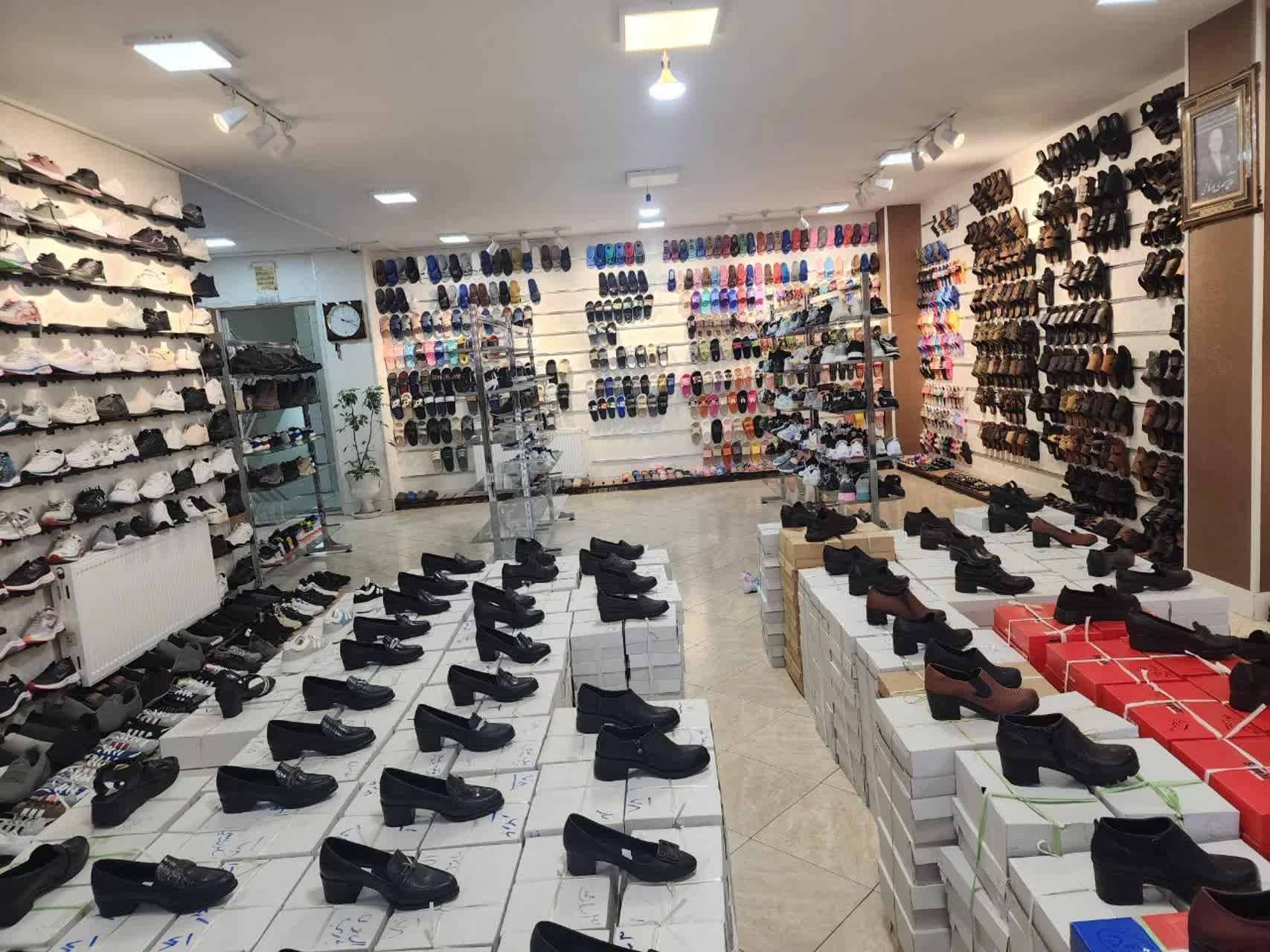 کیف و کفش شهر و روستا - تصویر 2