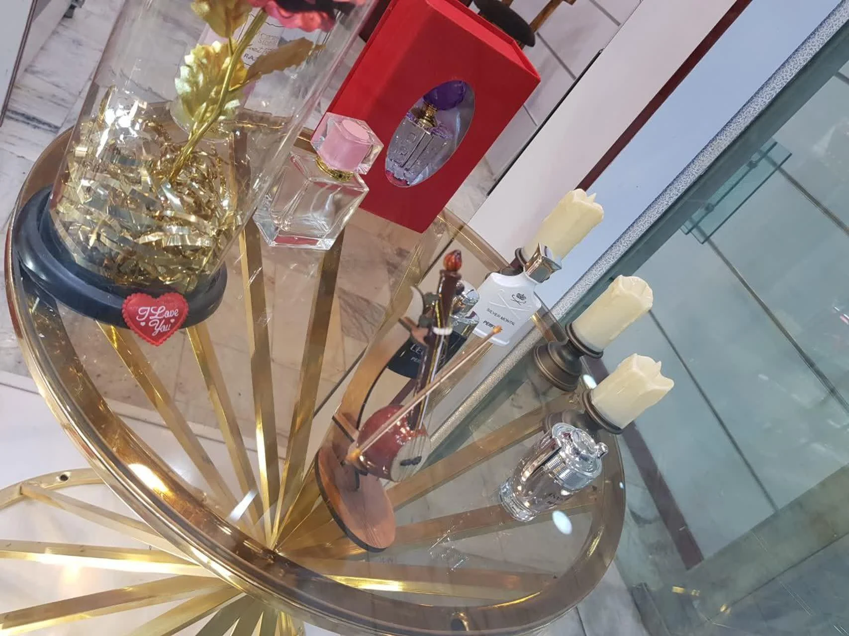 فروشگاه عطر و ادکلن و قلب من - تصویر 2