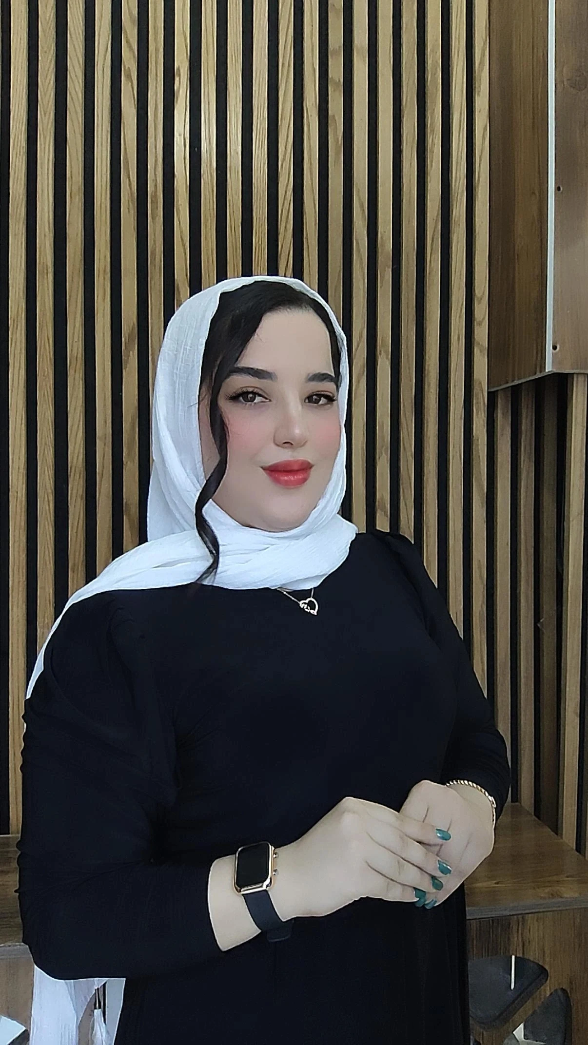 یگانه رشیدی میکروبلیدینگ - آموزشگاه آرایشگری در مشهد