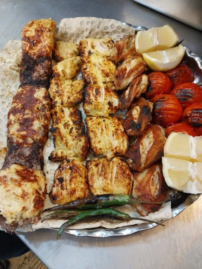 چلو کبابی دنیز