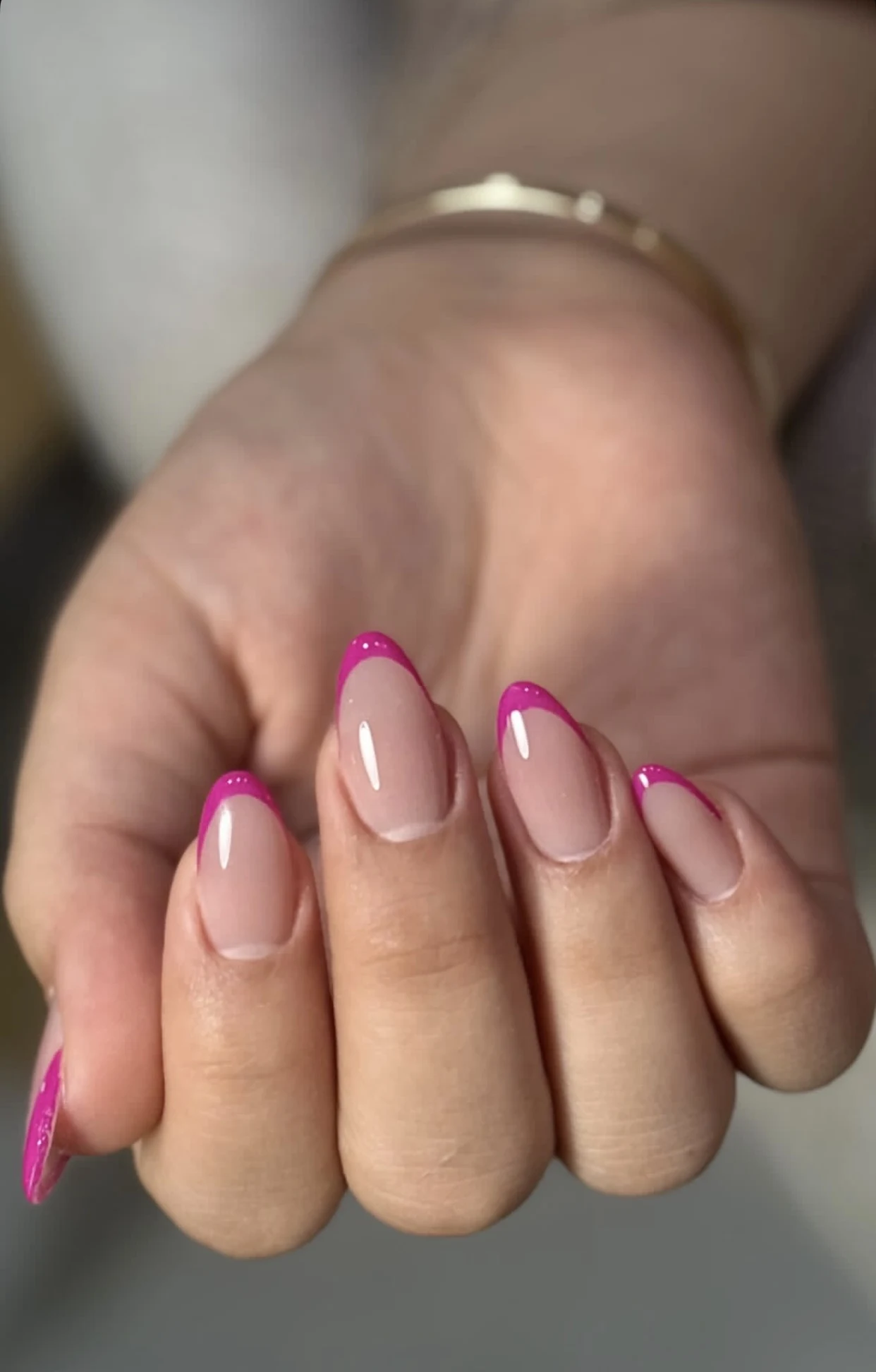 خدمات کاشت ناخن - آموزشگاه آرایشگری در مشهد - تصویر 4