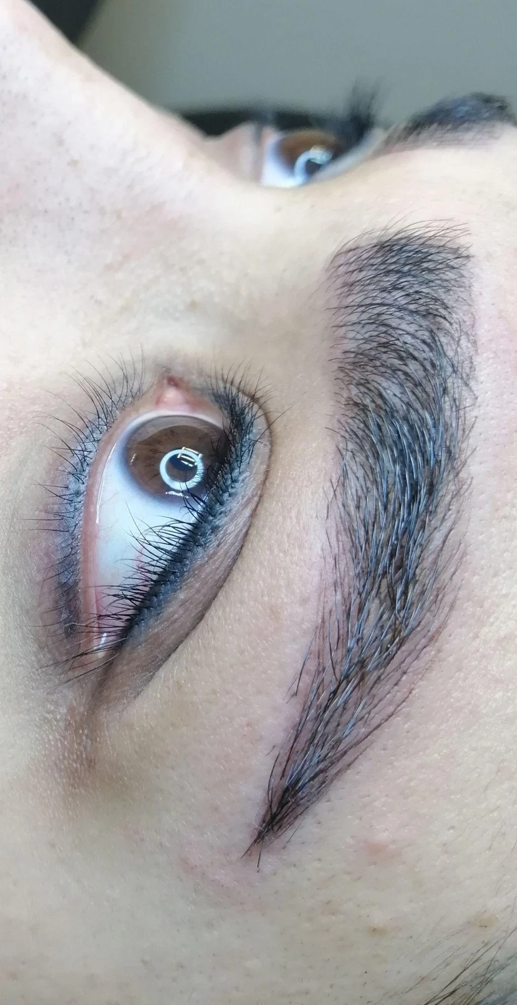 ارائه خدمات آرایش دایم صورت. شامل رژ لب. فیبروز و بولدبروز ابرو. خط چشم و بن مژه - تصویر 2